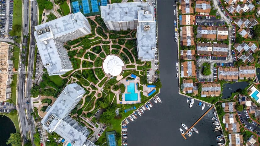 2500 Parkview Dr # 517, Hallandale Beach FL 33009