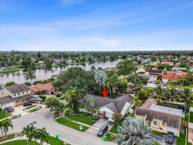 11650 NW 39TH Place, Sunrise FL 33323 - Sunrise, FL - Photo 3