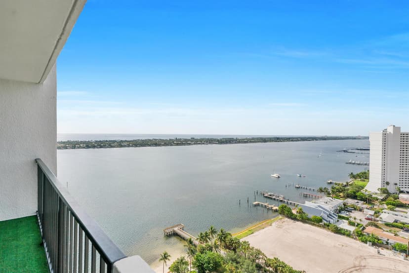 5600 N Flagler Drive # 2504, West Palm Beach FL 33407