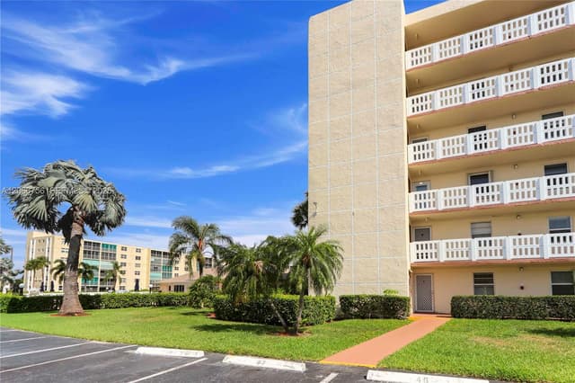 131 SE 3rd Ave # 101, Dania Beach FL 33004 - Dania Beach, FL - Photo 2
