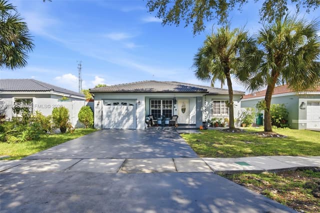 9011 NW 193rd Ter, Hialeah FL 33018 - Hialeah, FL - Photo 3