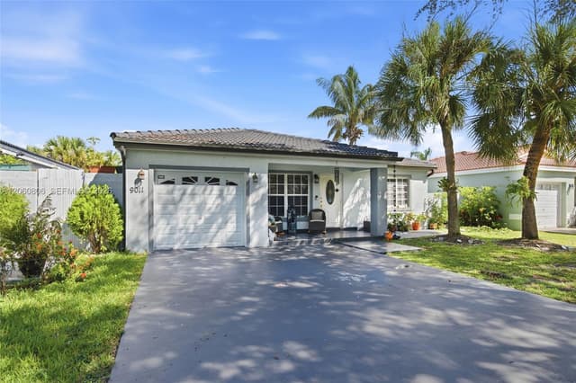 9011 NW 193rd Ter, Hialeah FL 33018 - Hialeah, FL - Photo 4