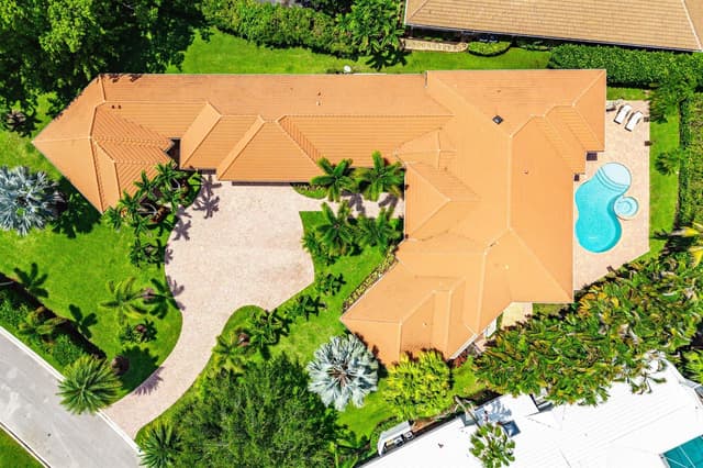 221 THORNTON Drive, Palm Beach Gardens FL 33418 - Palm Beach Gardens, FL - Photo 2