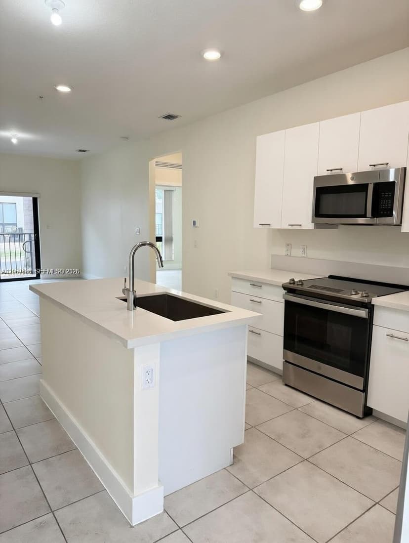 8301 NW 41st St # 107, Doral FL 33166