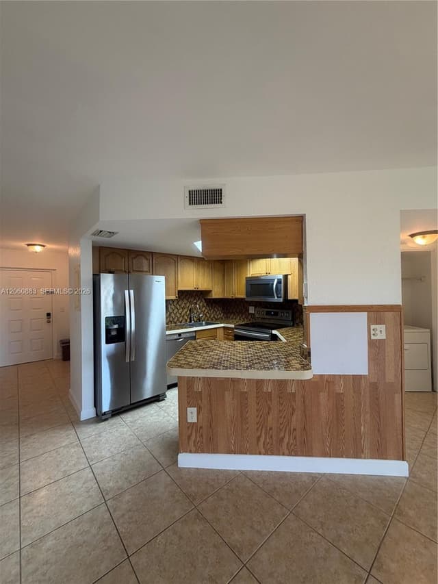 8205 Lake Dr # 306, Doral FL 33166 - Doral, FL - Photo 6