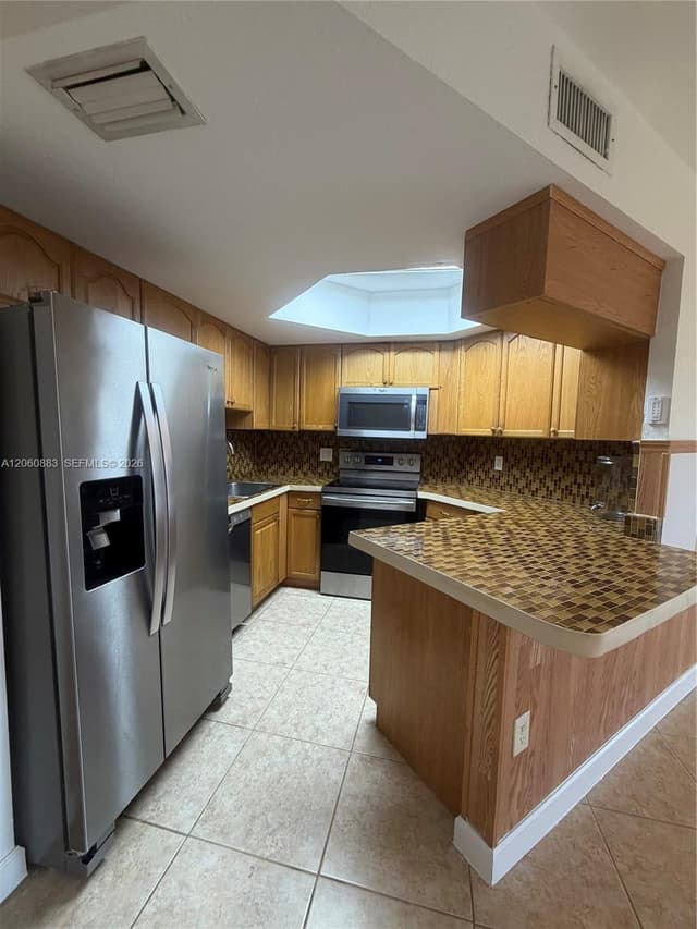 8205 Lake Dr # 306, Doral FL 33166 - Doral, FL - Photo 7