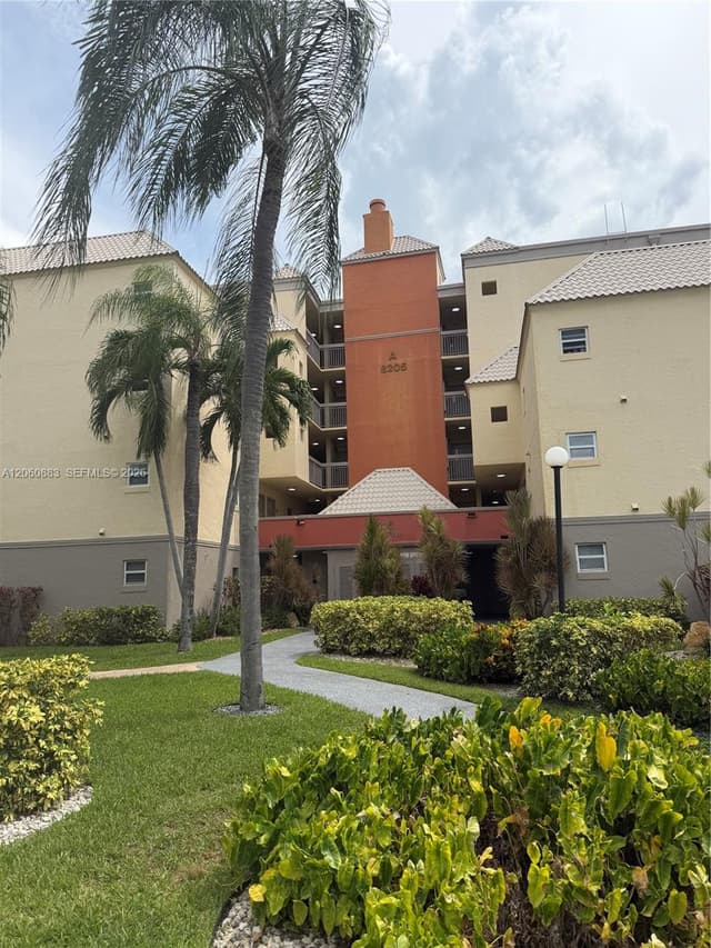 8205 Lake Dr # 306, Doral FL 33166 - Doral, FL - Photo 3