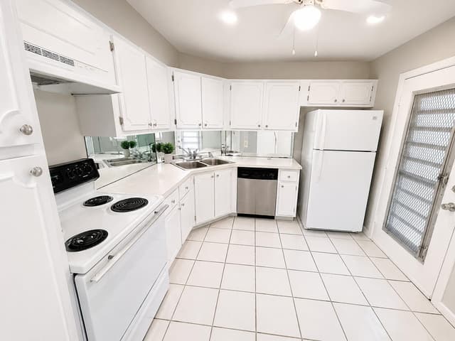 3360 SPANISH MOSS Terrace # 313, Lauderhill FL 33319 - Lauderhill, FL - Photo 5