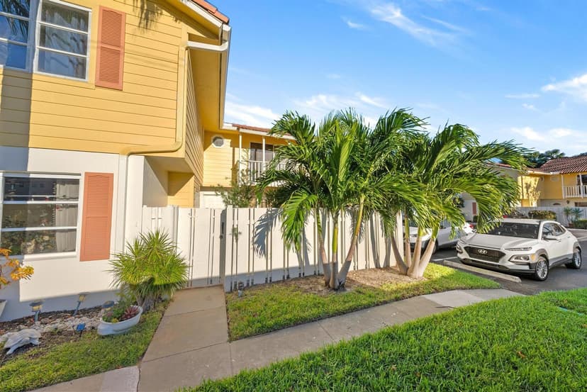 169 Seabreeze Circle, Jupiter FL 33477