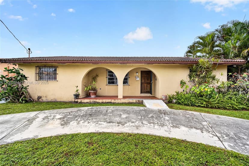 430 SE 7th Ave, Hialeah FL 33010