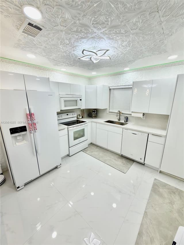8408 SW 208th Ter, Cutler Bay FL 33189 - Cutler Bay, FL - Photo 7