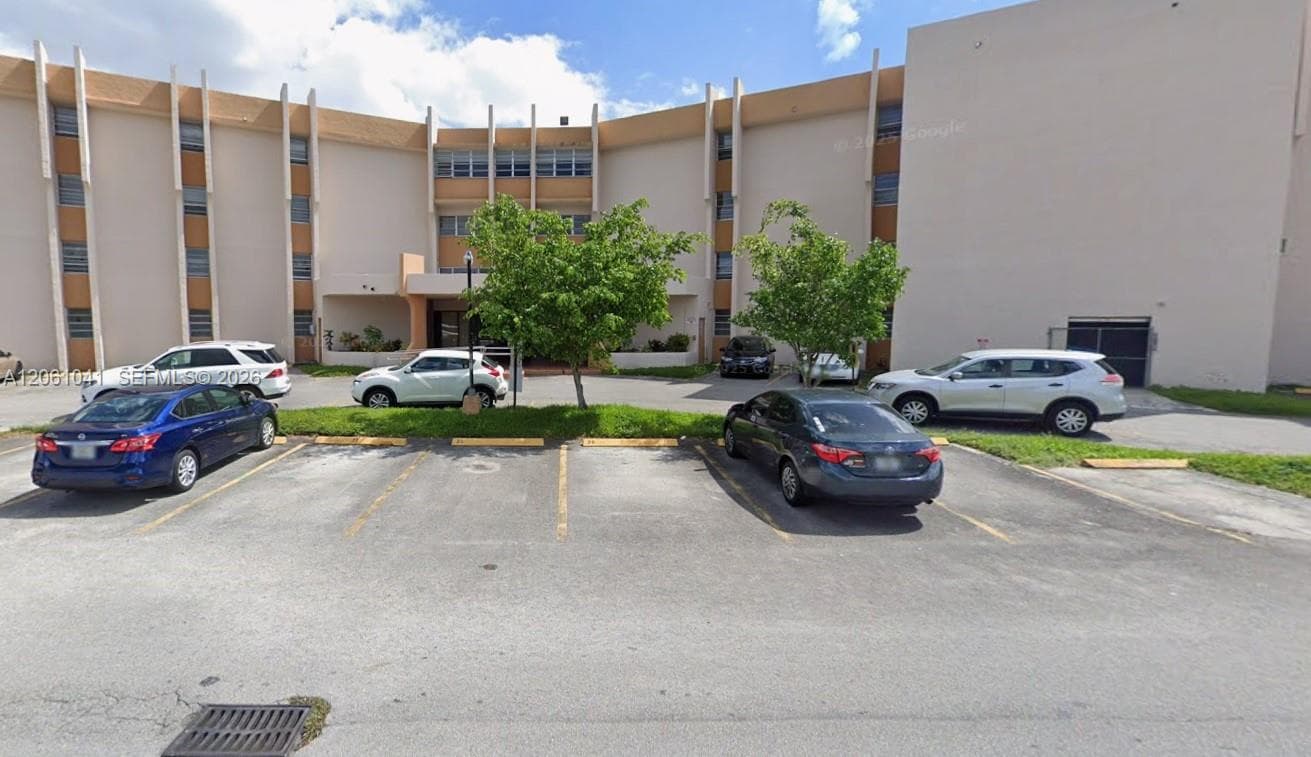 9678 Fontainebleau Blvd # 311, Miami FL 33172 - Miami, FL - Photo 1