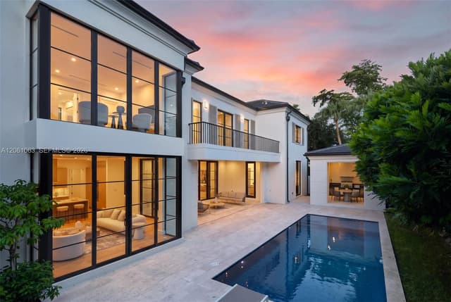 1220 S Alhambra Cir, Coral Gables FL 33146 - Coral Gables, FL - Photo 2