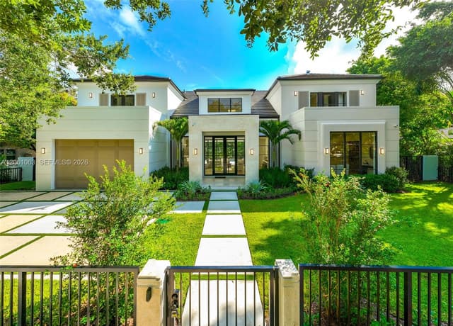 1220 S Alhambra Cir, Coral Gables FL 33146 - Coral Gables, FL - Photo 4