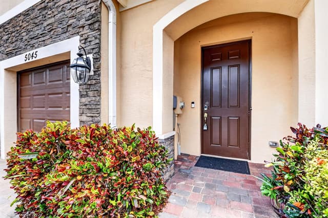 5045 Ellery Terrace, West Palm Beach FL 33417 - West Palm Beach, FL - Photo 2