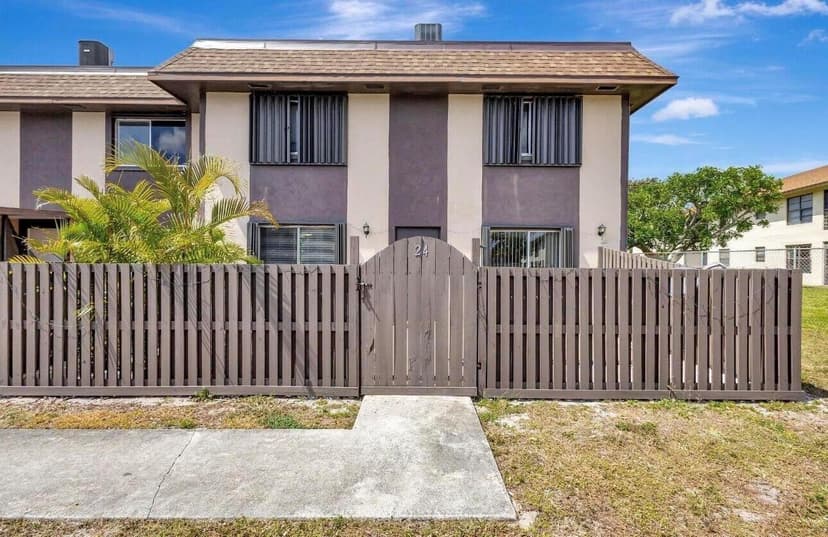 2110 Sherwood Forest Boulevard # 24, West Palm Beach FL 33415