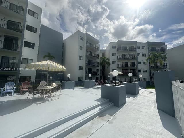 1820 W 53rd St # 518, Hialeah FL 33012 - Hialeah, FL - Photo 7