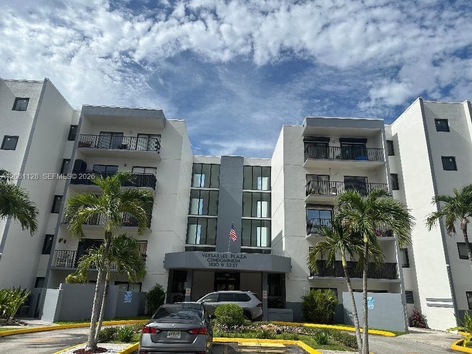 1820 W 53rd St # 518, Hialeah FL 33012 - Hialeah, FL - Photo 1