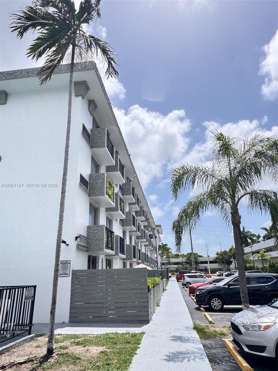 16450 NW 2nd Ave # 207, Miami FL 33169