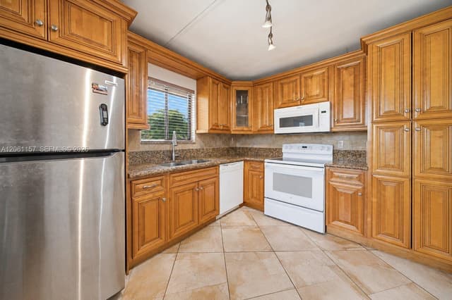 16257 Saddle Club Rd # 201, Weston FL 33326 - Weston, FL - Photo 7
