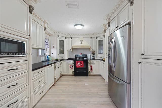 20504 NW 19th Ave, Miami Gardens FL 33056 - Miami Gardens, FL - Photo 7