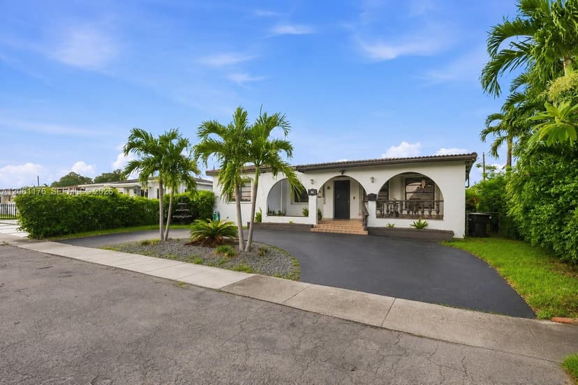 30 E 36th St, Hialeah FL 33013
