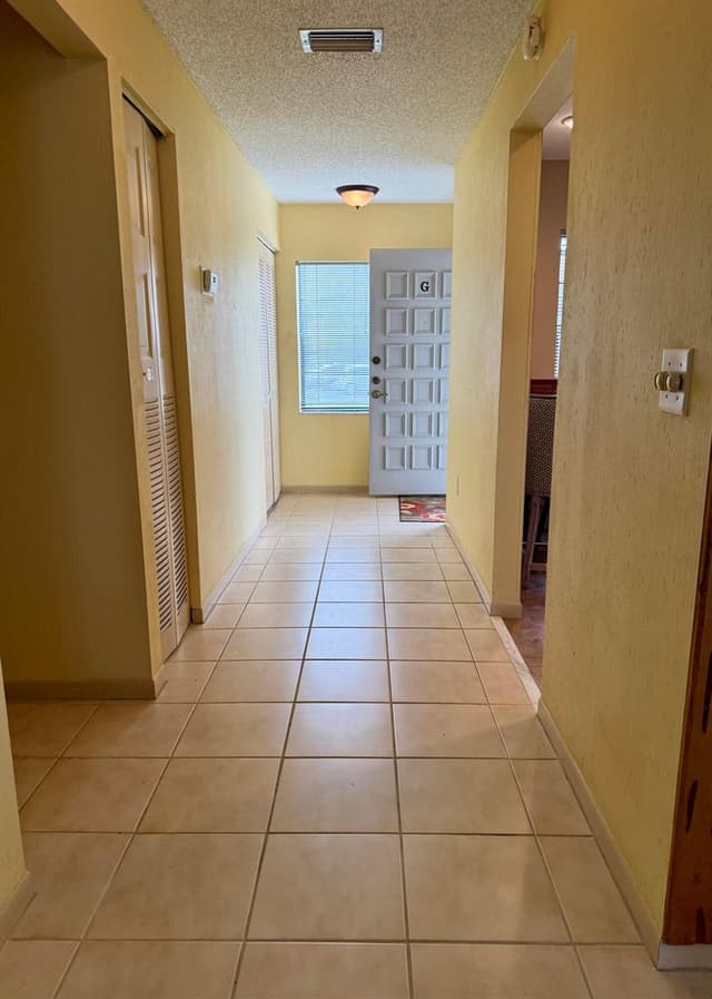 21338 Juego Circle # 11g, Boca Raton FL 33433 - Boca Raton, FL - Photo 2