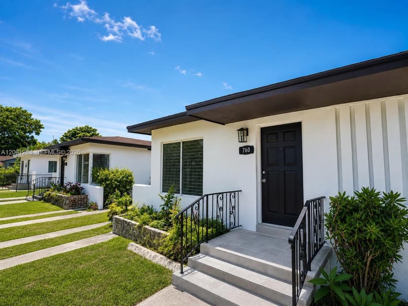760-762 NW 52nd St, Miami FL 33127
