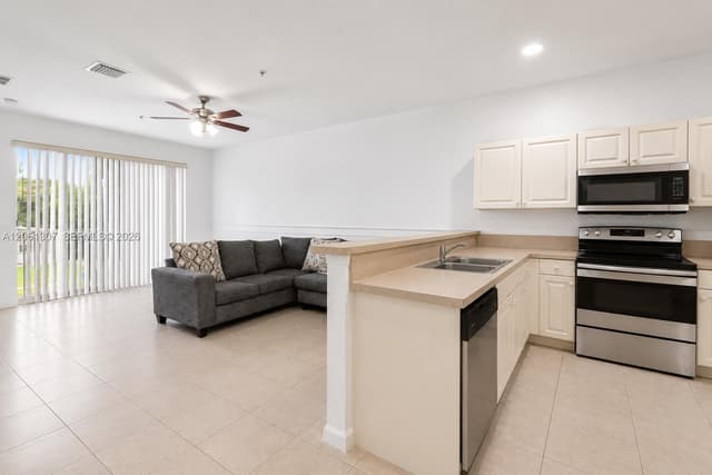 1925 Marsh Harbor Dr # 204, Riviera Beach FL 33404 - Riviera Beach, FL - Photo 3