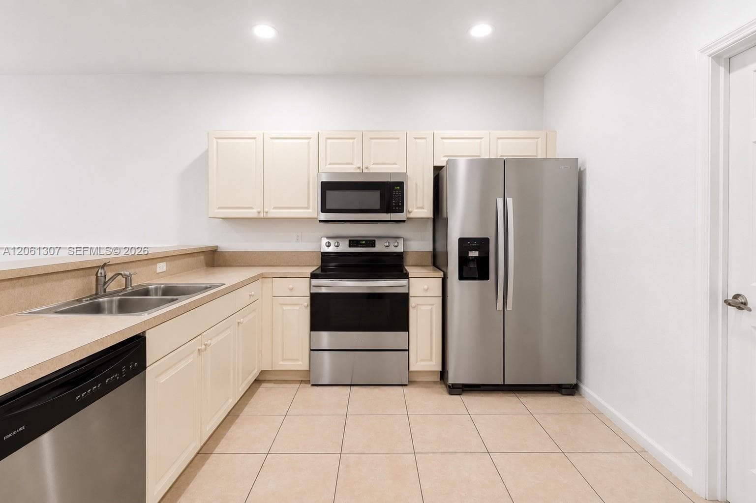 1925 Marsh Harbor Dr # 204, Riviera Beach FL 33404 - Riviera Beach, FL - Photo 1