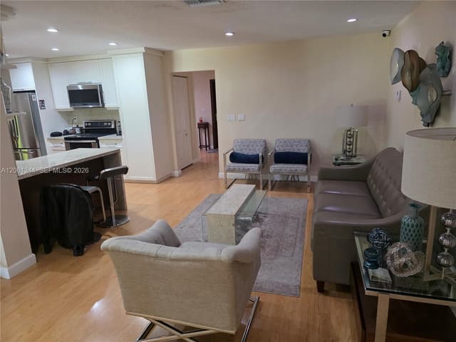 15331 Durnford Dr, Miami Lakes FL 33014 - Miami Lakes, FL - Photo 6