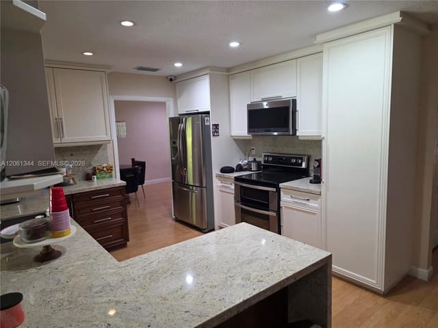 15331 Durnford Dr, Miami Lakes FL 33014 - Miami Lakes, FL - Photo 5
