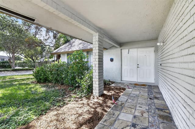 9381 NW 35th Pl, Sunrise FL 33351 - Sunrise, FL - Photo 5