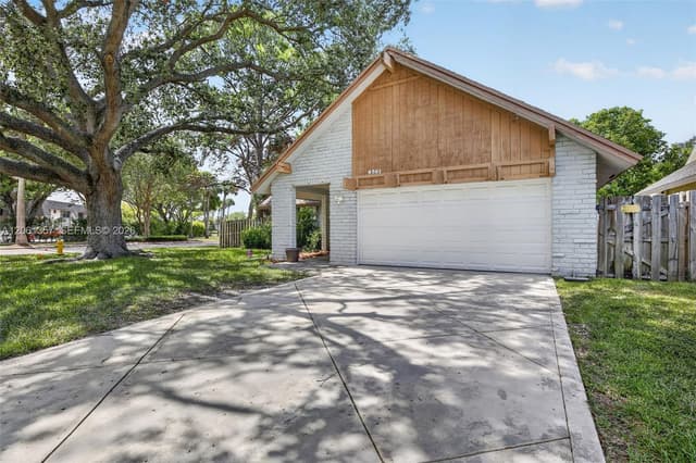 9381 NW 35th Pl, Sunrise FL 33351 - Sunrise, FL - Photo 4