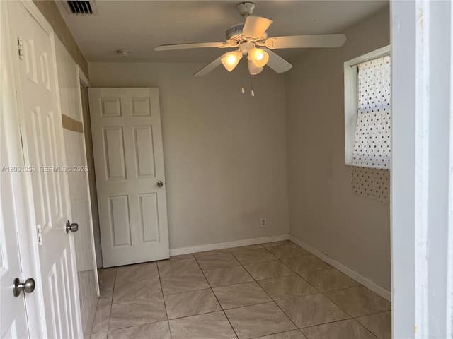 236 NW 9th Ave, South Bay FL 33493 - South Bay, FL - Photo 6
