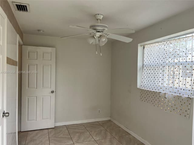 236 NW 9th Ave, South Bay FL 33493 - South Bay, FL - Photo 7