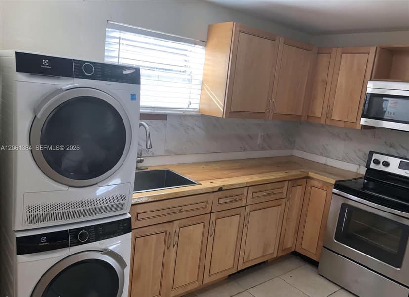 4235 N University Dr # 306, Sunrise FL 33351