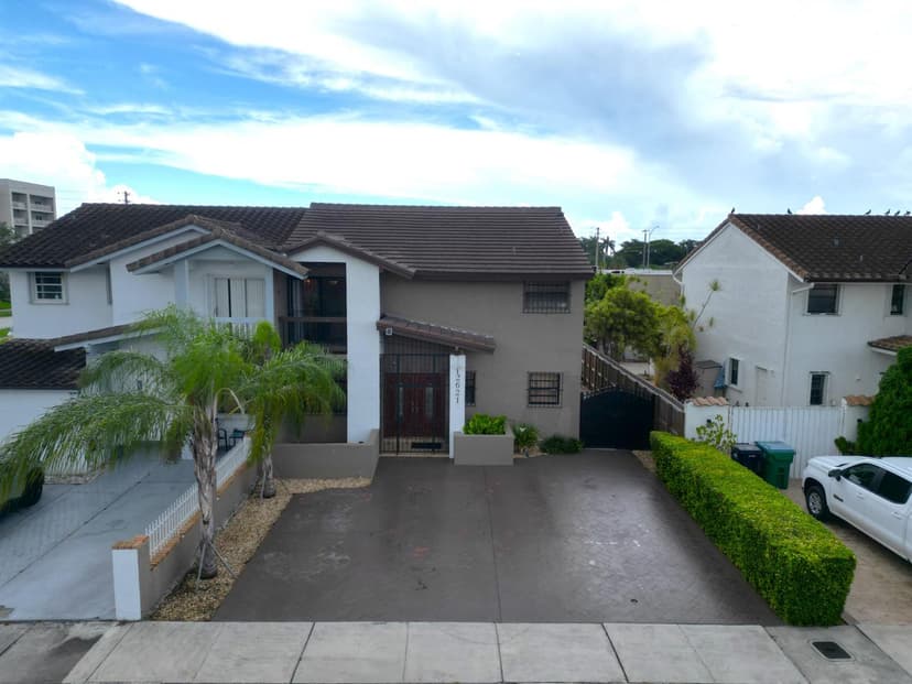 12621 SW 9TH Street, Miami FL 33184