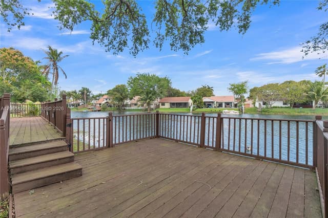 2905 Begonia Way, Cooper City FL 33026 - Cooper City, FL - Photo 2