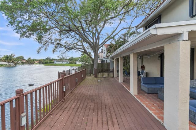 2905 Begonia Way, Cooper City FL 33026 - Cooper City, FL - Photo 3
