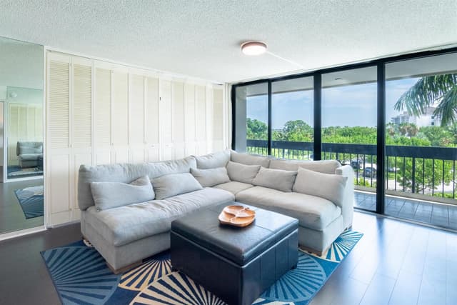 2400 PRESIDENTIAL Way # 302, West Palm Beach FL 33401 - West Palm Beach, FL - Photo 2