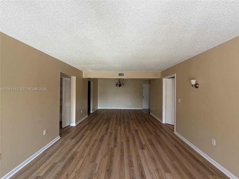 711 N Pine Island Rd # 121, Plantation FL 33324