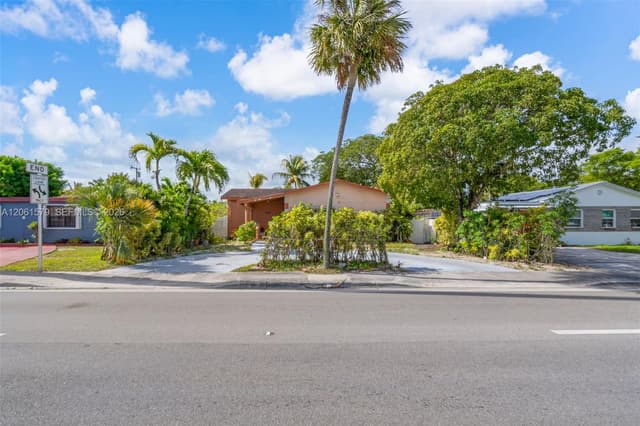 1320 NE 135th St, North Miami FL 33161 - North Miami, FL - Photo 2