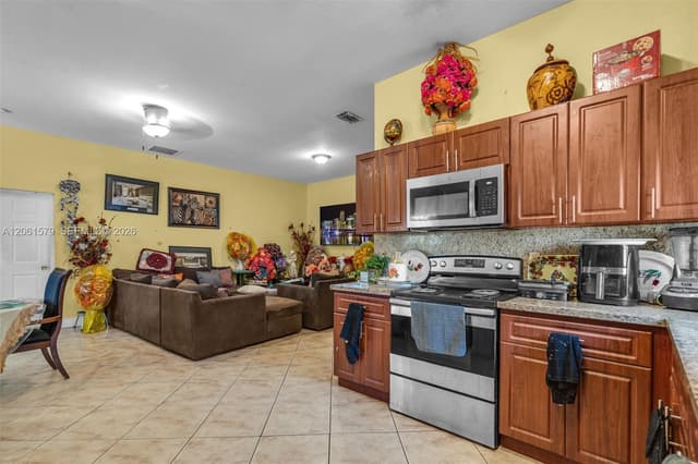 1320 NE 135th St, North Miami FL 33161 - North Miami, FL - Photo 6