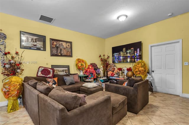 1320 NE 135th St, North Miami FL 33161 - North Miami, FL - Photo 7