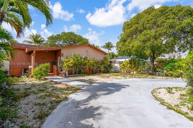 1320 NE 135th St, North Miami FL 33161 - North Miami, FL - Photo 3