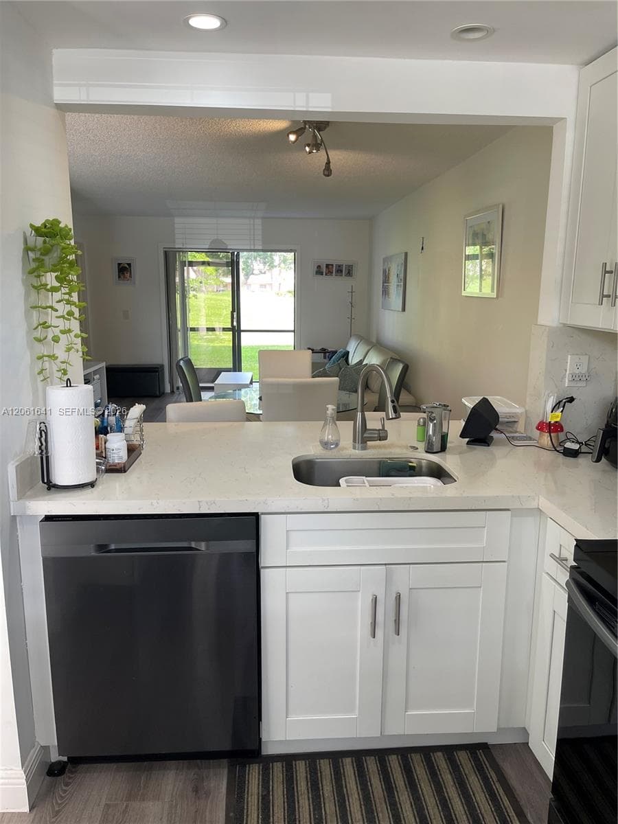 10434 Sunrise Lakes Blvd # 107, Sunrise FL 33322 - Sunrise, FL - Photo 1