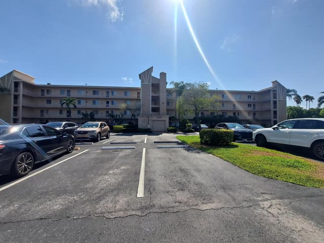6795 Huntington Lane # 405, Delray Beach FL 33446 - Delray Beach, FL - Photo 2