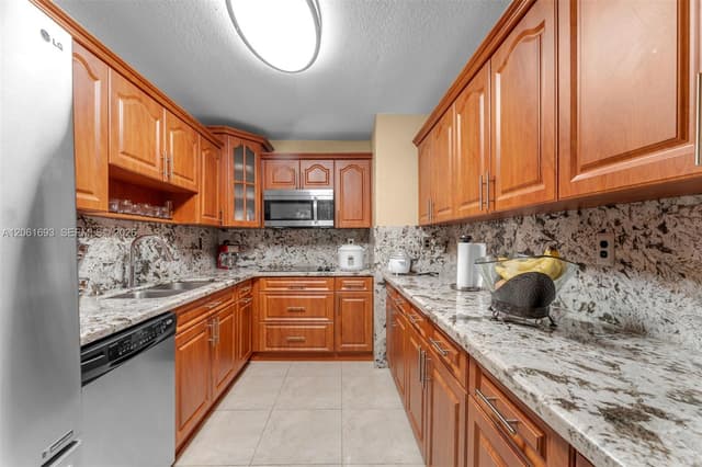 14726 SW 82nd Ter, Miami FL 33193 - Miami, FL - Photo 6