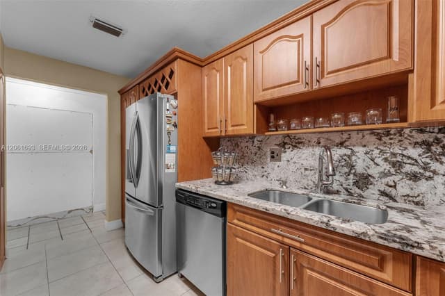 14726 SW 82nd Ter, Miami FL 33193 - Miami, FL - Photo 7